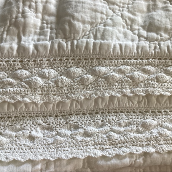 Simply Shabby Chic King Size Quilt Coverlet/Bedspread White Linen Blend Crochet - Picture 1 of 9